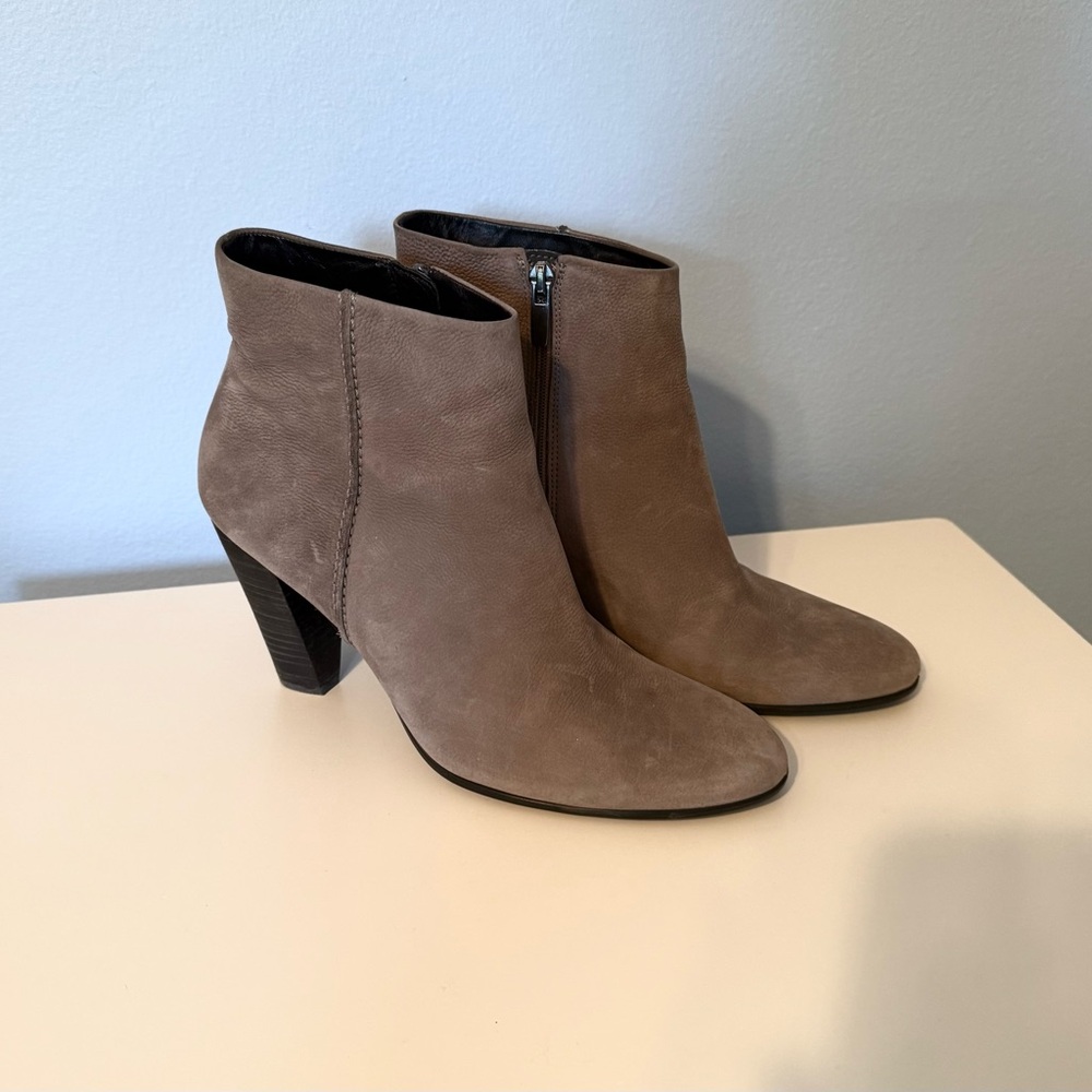 Ecco Gray leather Booties